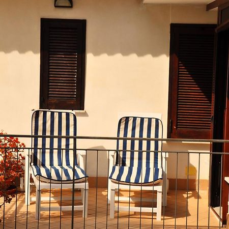 Villa Laura Sea View Apartments ซานตามาเรีย ดิ กาสเตลลาบาเต ห้อง รูปภาพ