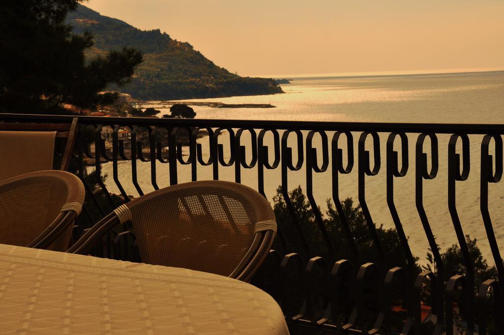 Villa Laura Sea View Apartments ซานตามาเรีย ดิ กาสเตลลาบาเต ภายนอก รูปภาพ