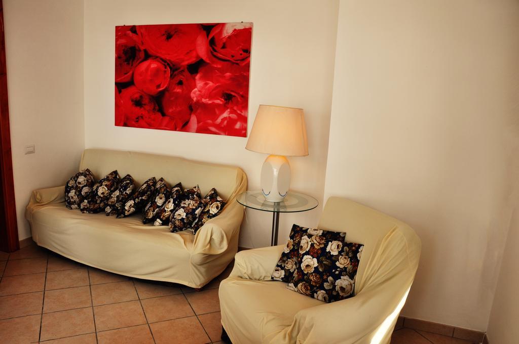 Villa Laura Sea View Apartments ซานตามาเรีย ดิ กาสเตลลาบาเต ภายนอก รูปภาพ