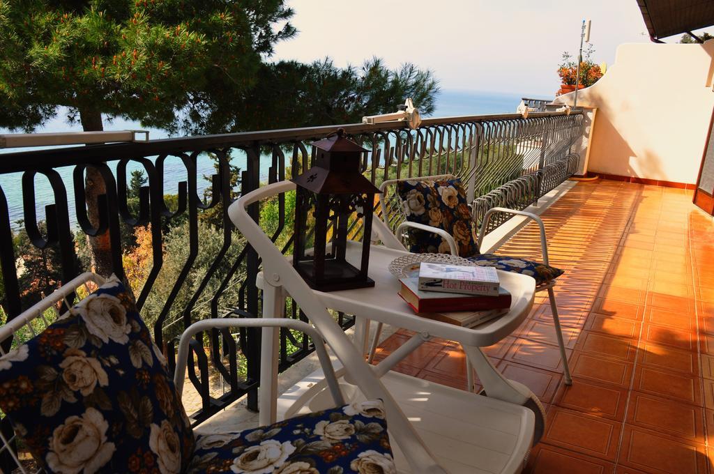 Villa Laura Sea View Apartments ซานตามาเรีย ดิ กาสเตลลาบาเต ภายนอก รูปภาพ