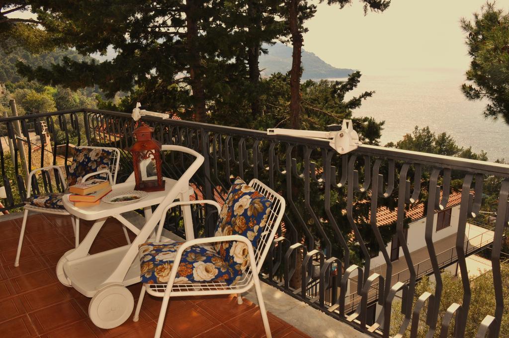 Villa Laura Sea View Apartments ซานตามาเรีย ดิ กาสเตลลาบาเต ภายนอก รูปภาพ