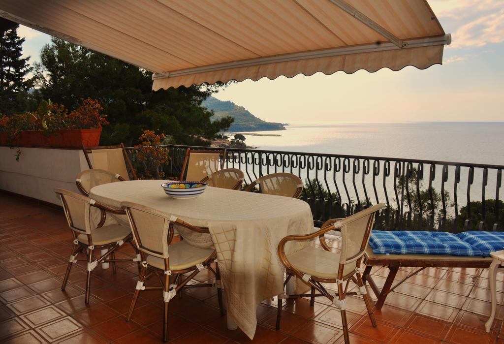 Villa Laura Sea View Apartments ซานตามาเรีย ดิ กาสเตลลาบาเต ภายนอก รูปภาพ