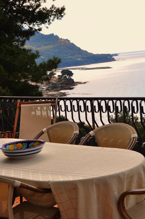 Villa Laura Sea View Apartments ซานตามาเรีย ดิ กาสเตลลาบาเต ภายนอก รูปภาพ